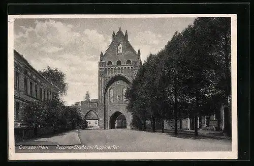 AK Gransee /Mark, Ruppiner Strasse mit Ruppiner Tor