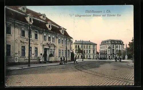 AK Mühlhausen /Th., Langensalzaer Strasse mit Erfurter Tor und Hotel Schwarzer Adler