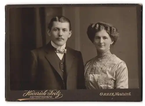 Fotografie Heinrich Fritz, Greiz, Weststrasse 6, Ernst und Hilda Wolf in eleganter Kleidung
