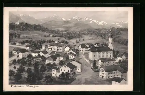 AK Vachendorf /Chiemgau, Ortsansicht gegen die Alpen