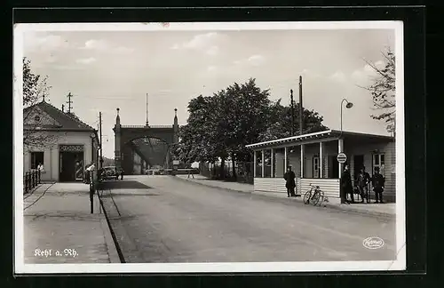 AK Kehl a. Rh., Strassenpartie an der Grenze mit Blick zur Brücke