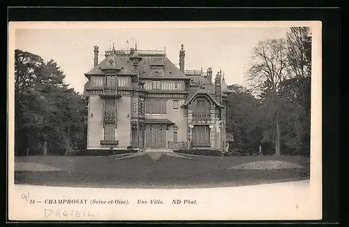 AK Champrosay, Une Villa