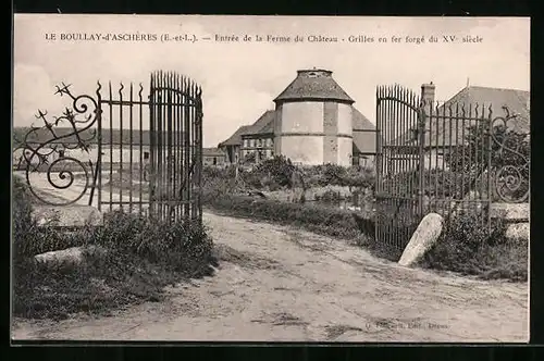 AK Boullay-d`Ascheres, Entree de la Ferme du Chateau - Grilles en fer forge du XV