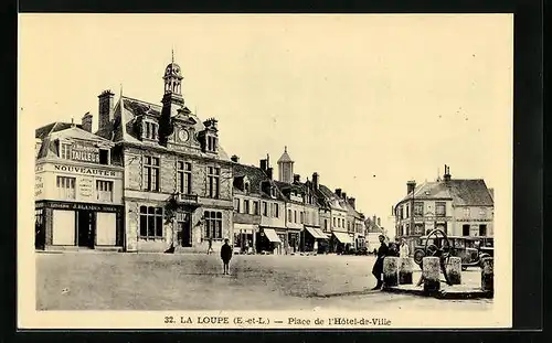 AK La Loupe, Place de l`Hôtel-de-Ville