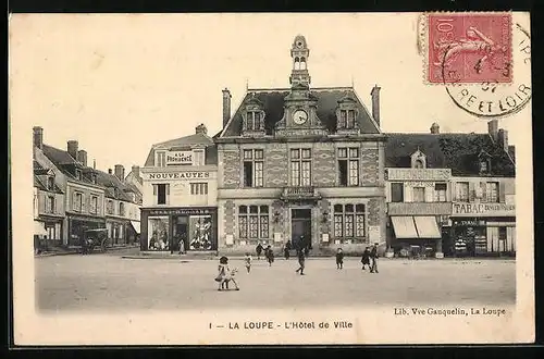 AK La Loupe, L`Hôtel de Ville