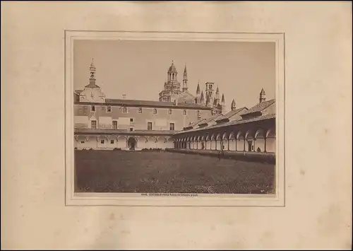 Fotografie unbekannter Fotograf, Ansicht Certosa di Pavia, Veduta del Chiostro Piccolo