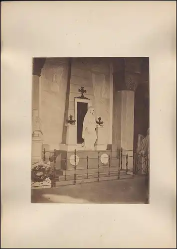 Fotografie unbekannter Fotograf, Ansicht Mailand - Milano, Tombeau dans la Cimetiere