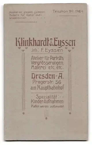 Fotografie Klinkhard & Eyssen, Dresden-A., Pragerstrasse 56, Lächelnde junge Frau mit grosser Haarschleife