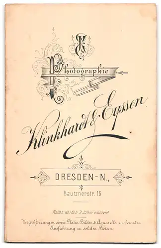 Fotografie Klinkhardt & Eyssen, Dresden, Bautzner Str. 16, Junges Paar, er im Anzug, sie in schickem Kleid