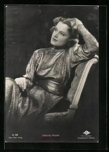 AK Schauspielerin Maria Holst posiert im Abendkleid