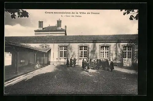 AK Dreux, Cour des Petites