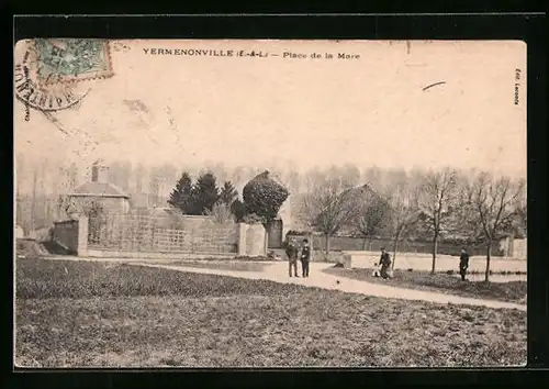 AK Yermenonville, Place de la Mare