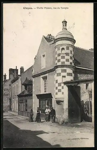 AK Cloyes, Vieille Maison, rue du Temple