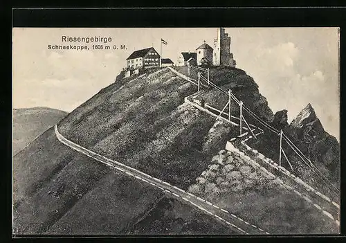 AK Schneekoppenhäuser, Ortsansicht mit Jubiläumsweg