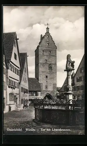 AK Dinkelsbühl, Wörnitz-Tor mit Löwenbrunnen