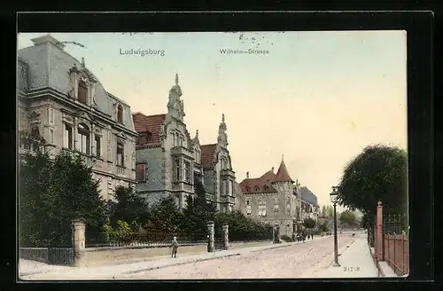 AK Ludwigsburg, Wilhelm-Strasse mit Passanten