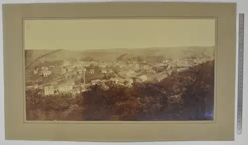 Fotografie H. Schmeck, Siegen, Ansicht Freudenberg, Panorama der Ortschaft mit Kirche, Sägewerk & Fabrikanlagen