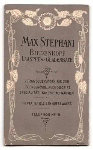 Fotografie Max Stephani, Biedenkopf, Süsses Kleinkind im modischen Kleid