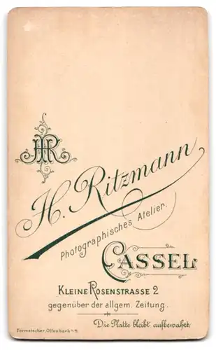 Fotografie H. Ritzmann, Kassel, Kleine Rosenstr. 2, Zwei kleine Mädchen in hübschen kleidern