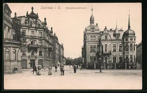 AK Zwickau i. Sa., Schumannstrasse mit Passanten