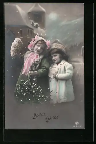 Foto-AK RPH SBW: Zwei Kinder laufen durch verschneite Strasse, Bonne Année