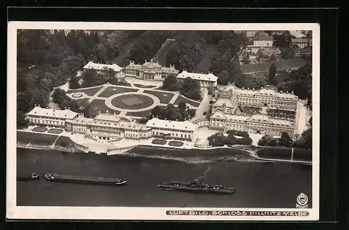 Foto-AK Walter Hahn, Dresden, Nr. 5219: Pillnitz /Elbe, Fliegeraufnahme vom Schloss