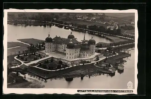 Foto-AK Walter Hahn, Dresden, Nr. 5614: Fliegeraufnahme vom Jagdschloss Moritzburg