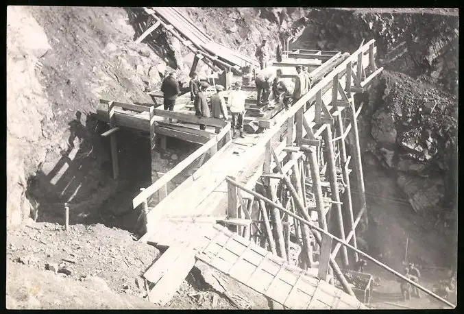 16 Fotografien unbekannter Fotograf, Ansicht Revda-Zavod / Sibirien, Tunnelbau Eisenbahn Kassan-Ekaterinburg 1918 2