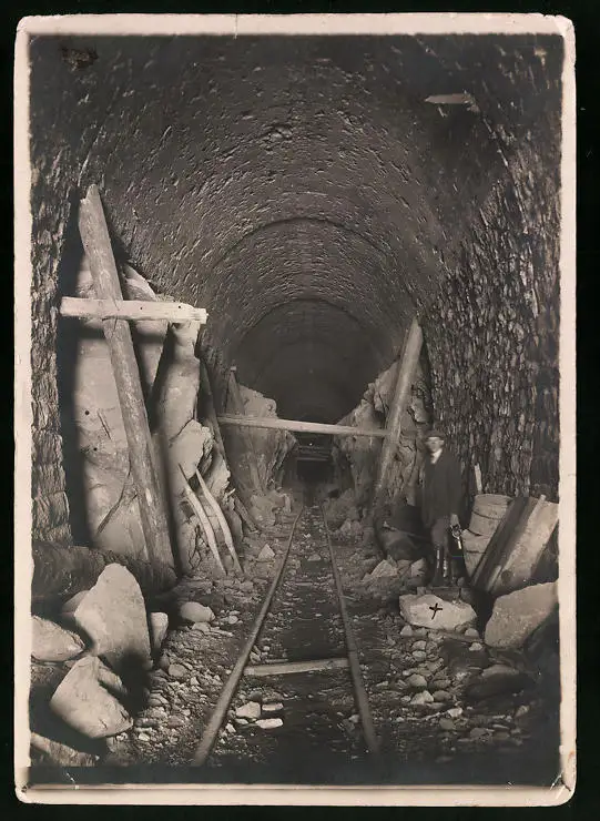 16 Fotografien unbekannter Fotograf, Ansicht Revda-Zavod / Sibirien, Tunnelbau Eisenbahn Kassan-Ekaterinburg 1918 5