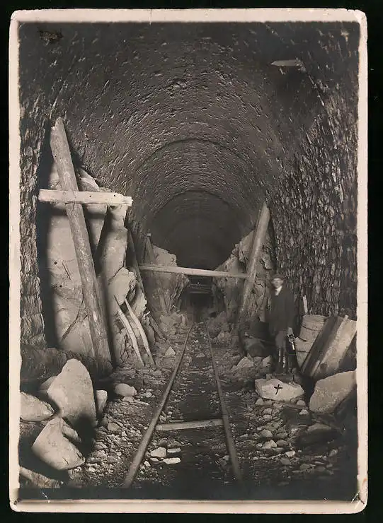 16 Fotografien unbekannter Fotograf, Ansicht Revda-Zavod / Sibirien, Tunnelbau Eisenbahn Kassan-Ekaterinburg 1918 5