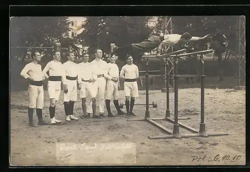 AK Gruppe Turner am Barren