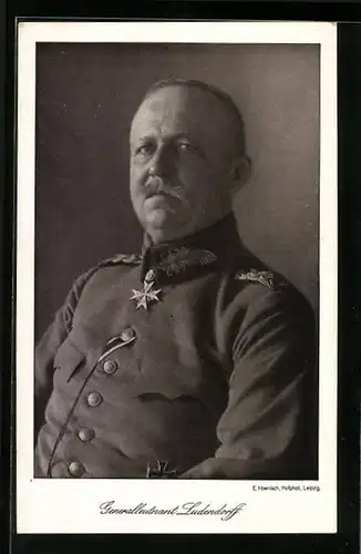 AK Generalleutnant Erich Ludendorff in Uniform mit direktem Blick in die Kamera