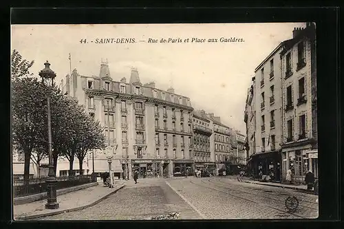 AK Saint-Denis, Rue de Paris et Place aux Gueldres
