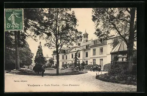 AK Vaujours, Ecole Fenelon - Cour d`honneur