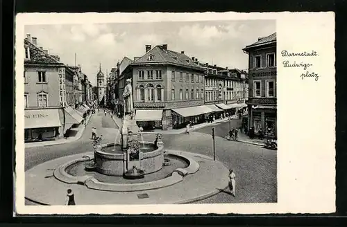 AK Darmstadt, Blick auf den Ludwigsplatz mit Brunnen