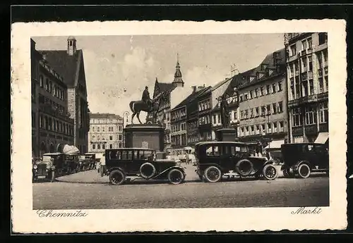 AK Chemnitz, Markt mit Denkmal und Automobilen