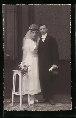 AK Frisch vermähltes Hochzeitspaar