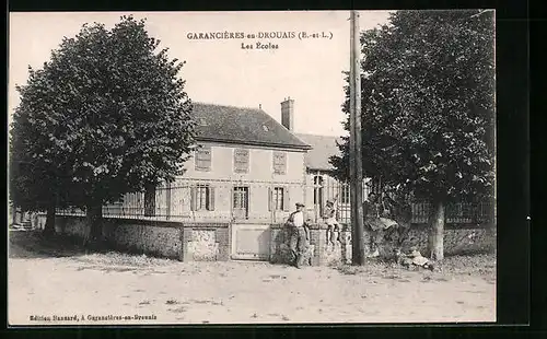 AK Garancières-en-Drouais, Les Écoles