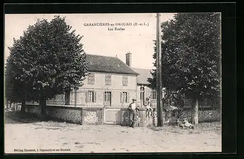 AK Garancières-en-Drouais, Les Écoles
