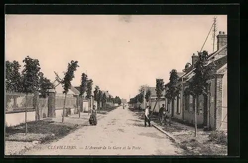 AK Clévilliers, L`Avenue de la Gare et la Poste