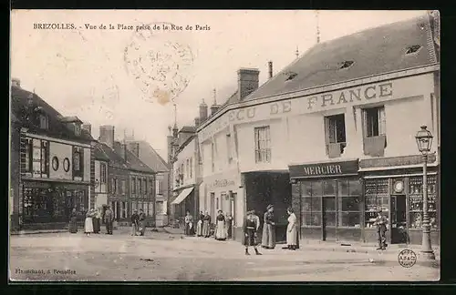 AK Brezolles, Vue de la Place prise de la Rue de Paris