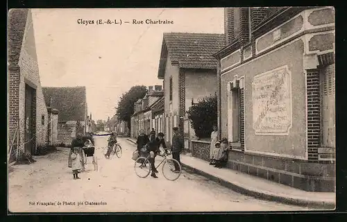 AK Cloyes, Rue Chartraine, Strassenpartie