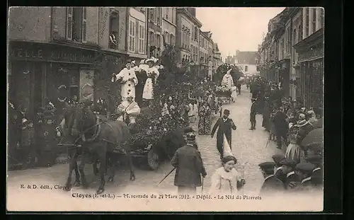 AK Cloyes, Mascarade 1912, Défilé, Le Nid de Pierrots