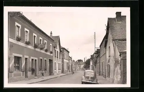 AK Villemeux-sur-Eure, Hôtel Saint-Pierre, Grande Rue