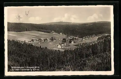 AK Tellerhäuser i. Erzgeb., Teilansicht mit dem Fichtelberg