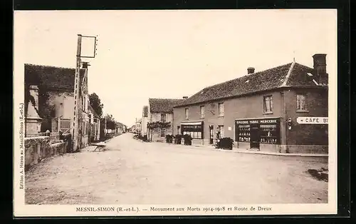 AK Mesnil-Simon, Monument aux Morts 1914-1918 et Route de Dreux