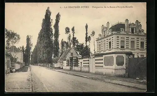 AK La Chaussée-d'Ivry, Perspective de la Route d'Ivry-la-Bataille
