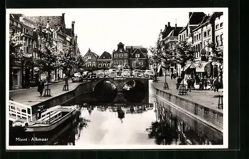 AK Alkmaar, Mient, Passanten an der klienen Brücke