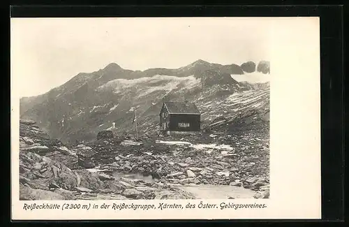 AK Reisseckhütte, vor der Berghütte in der Reisseckgruppe des österr. Gebirgsvereins