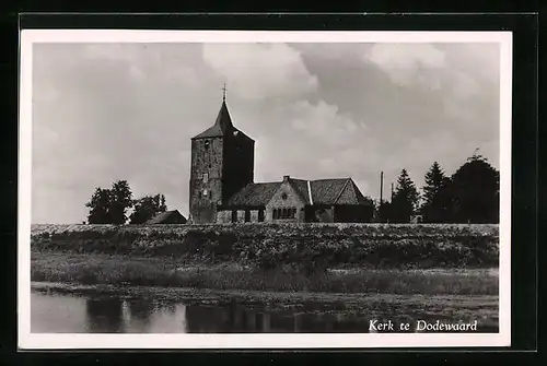 AK Dodewaard, Blick vom Flussufer zur Kirche
